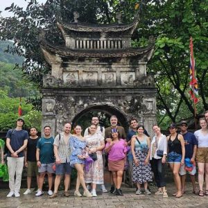 Hanoi: Ninh Binh, Hoa Lu, Trang An and Mua Cave Tour