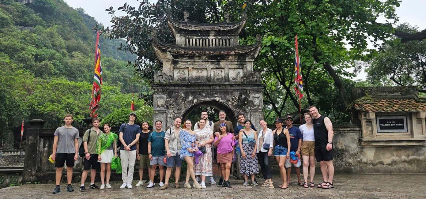 Hanoi: Ninh Binh, Hoa Lu, Trang An and Mua Cave Tour